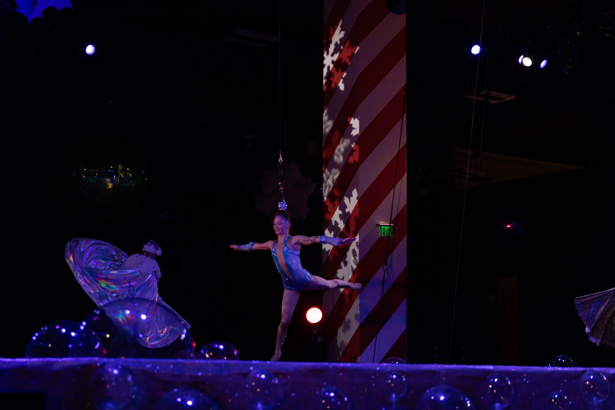 Lyra Hoop — Tink performing